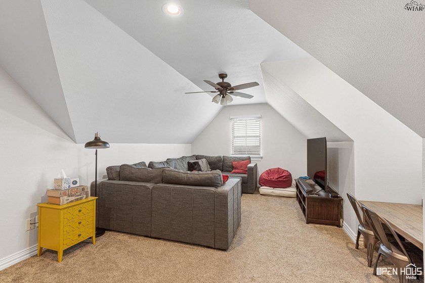 Remarkable 2018-built home on 2.5 fully fenced acres in - photo 28