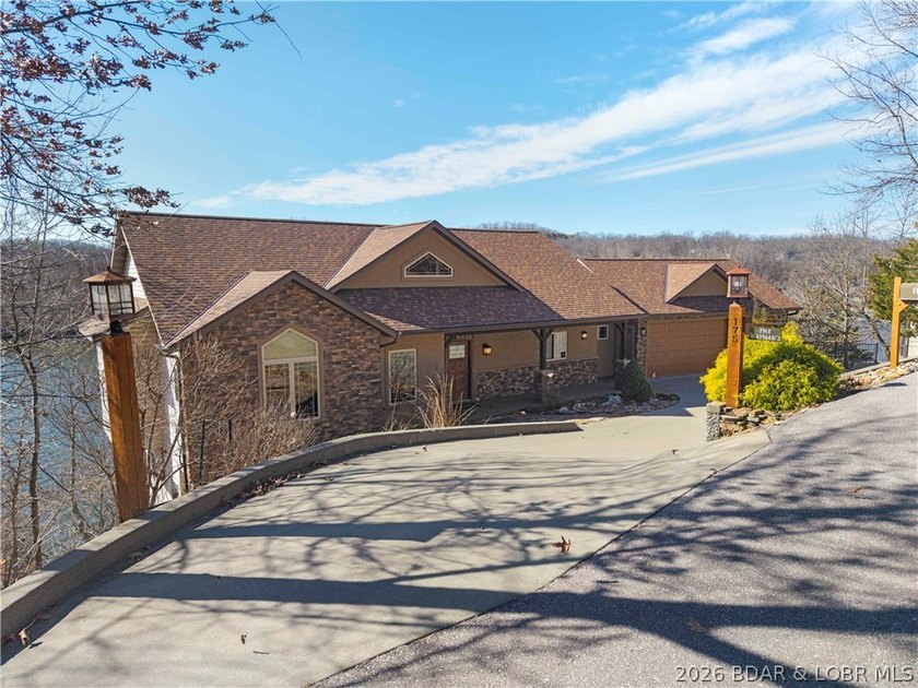 Offered by its original owners, this lovingly maintained 5-bed - photo 41