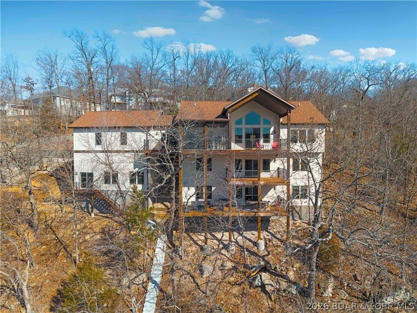 Offered by its original owners, this lovingly maintained 5-bed - photo 45