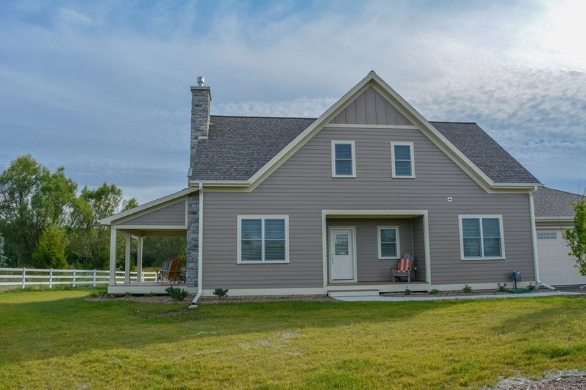 New construction at Horseshoe Bay Farms - this is the last - photo 9