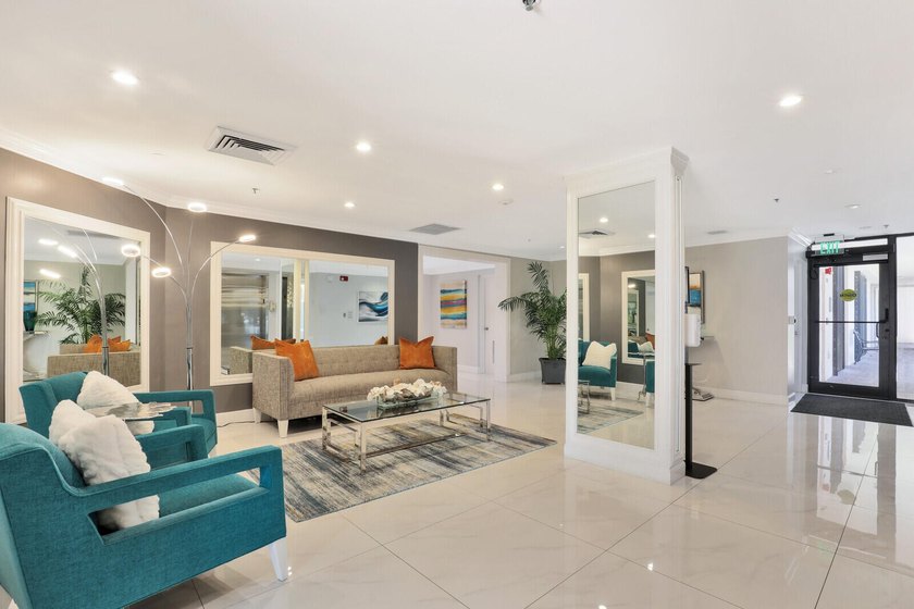 Introducing G305, a 2BR/2BA condo in the Yacht &amp; Racquet Club of - photo 5