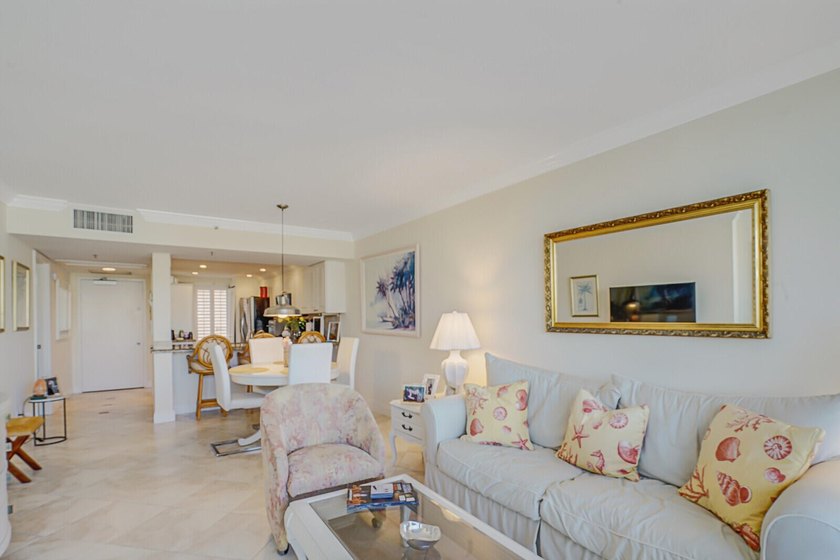 Introducing G305, a 2BR/2BA condo in the Yacht &amp; Racquet Club of - photo 8