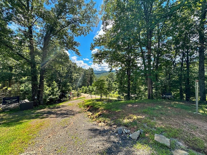 Unrestricted Mountain Living Minutes from the Casino! This - photo 5