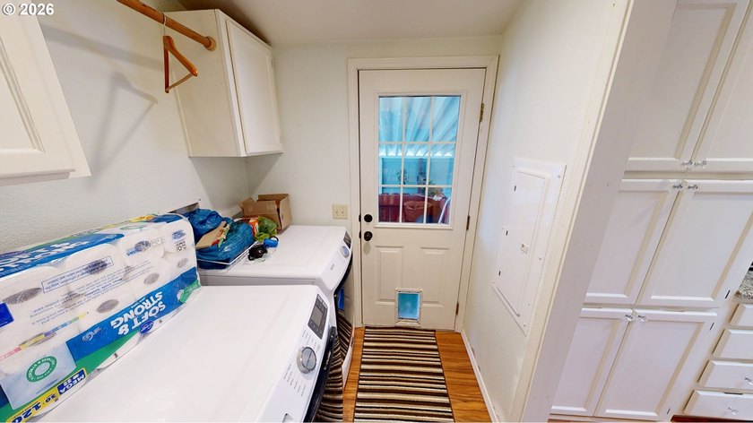 An updated and well cared for spacious manufactured home - photo 14