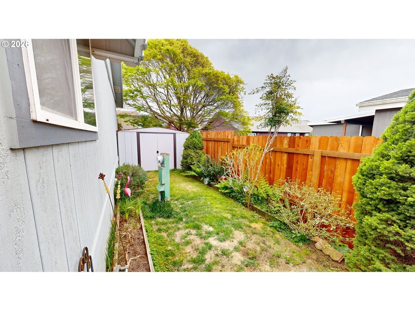 An updated and well cared for spacious manufactured home - photo 15
