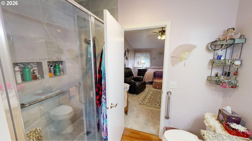 An updated and well cared for spacious manufactured home - photo 18