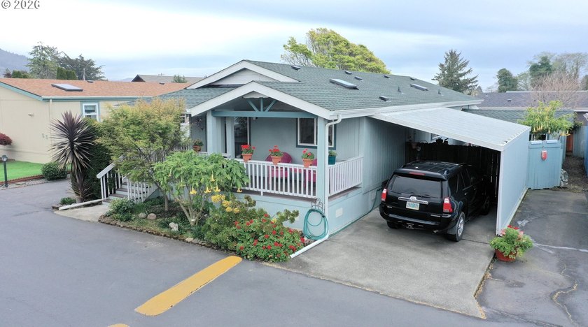 An updated and well cared for spacious manufactured home - photo 22