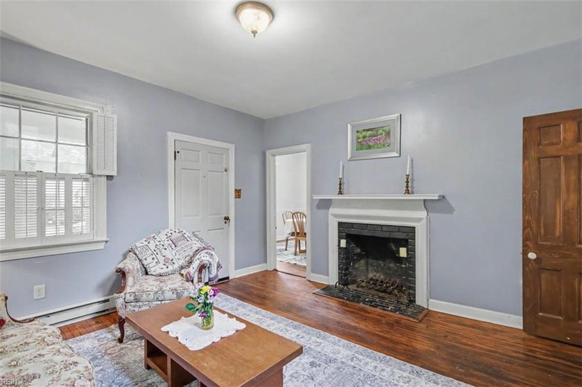 This classic Hilton charmer is move-in ready and full of - photo 7