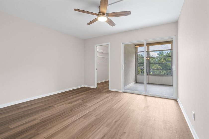 Brand New &amp; pristine 2 bedroom and full 2 bath unit. Located in - photo 19