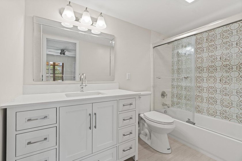Brand New &amp; pristine 2 bedroom and full 2 bath unit. Located in - photo 22