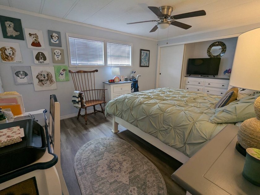 Welcome home to this beautiful unfurnished 2 bdrm 2 bath Double - photo 23
