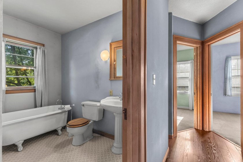 Classic 1.5 story charmer on a corner lot and just a short walk - photo 12