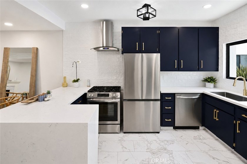 Elegant Townhome on the ICONIC Abbot Kinney Blvd - Venice Beach - photo 2