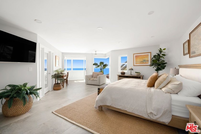 Perched above one of Orange County's most coveted stretches of - photo 28