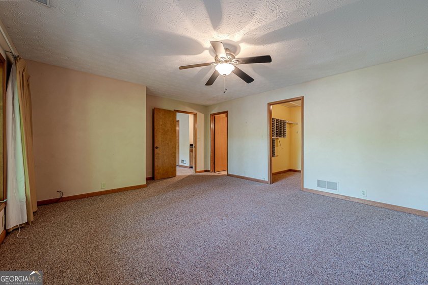 Welcome to 137 Broadwater Court in the highly sought-after gated - photo 44