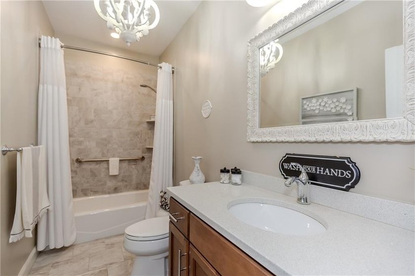 Immaculate and turnkey, this exceptional condominium offers - photo 14