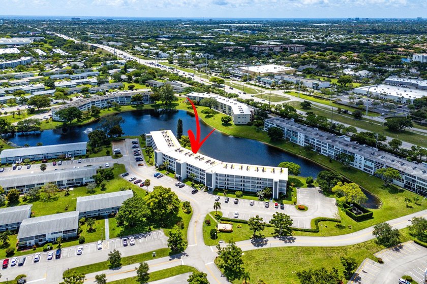 Quaint 1-bedroom, 1-bath lakefront condo located in desirable - photo 19