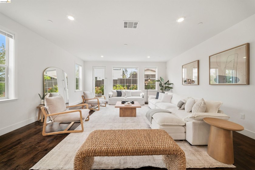 1502 Flagship Drive sits on a generous corner lot in Mare - photo 10