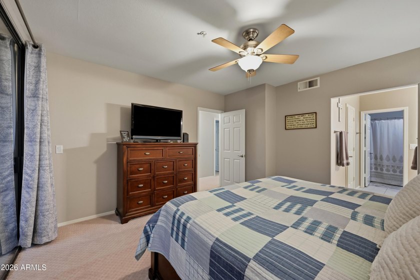 Welcome to this beautifully updated and very well maintained - photo 15