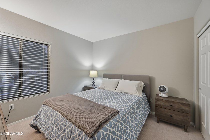 Welcome to this beautifully updated and very well maintained - photo 19