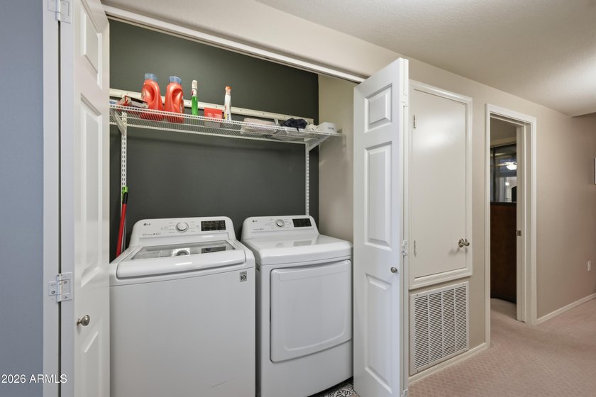 Welcome to this beautifully updated and very well maintained - photo 24