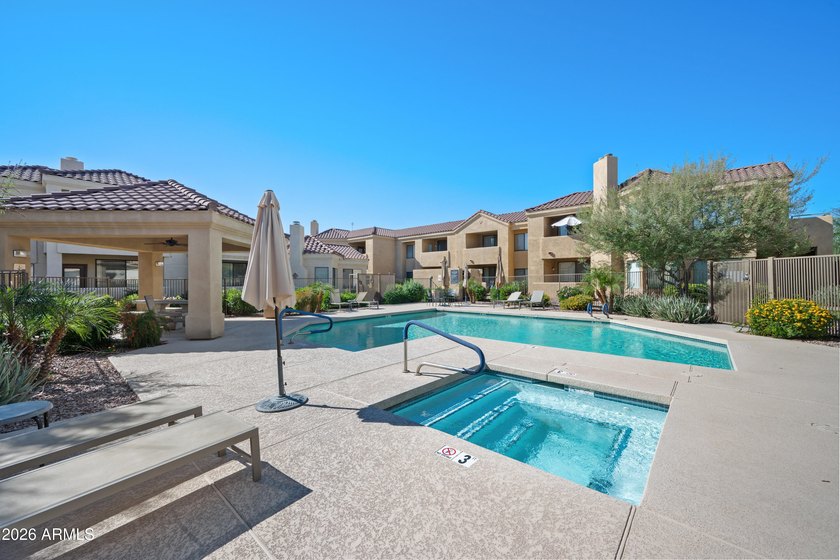 Welcome to this beautifully updated and very well maintained - photo 26