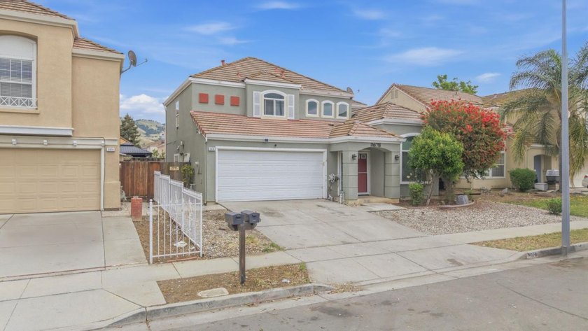Welcome to 2678 Ramsdell Place, a beautifully maintained home - photo 4