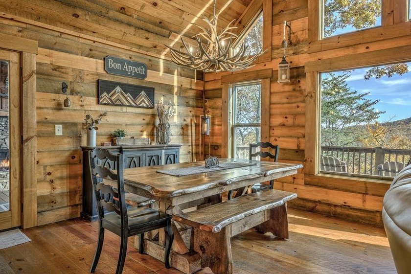 Introducing a remarkable mountain cabin that perfectly captures - photo 17