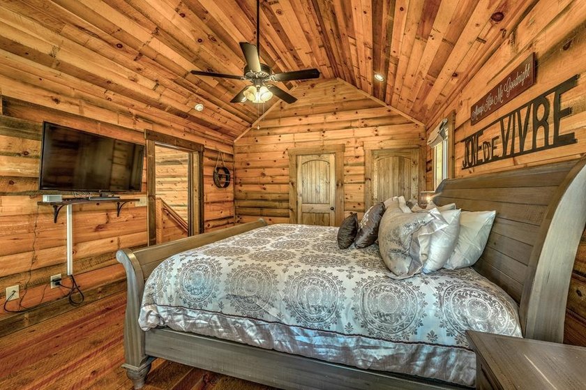 Introducing a remarkable mountain cabin that perfectly captures - photo 27