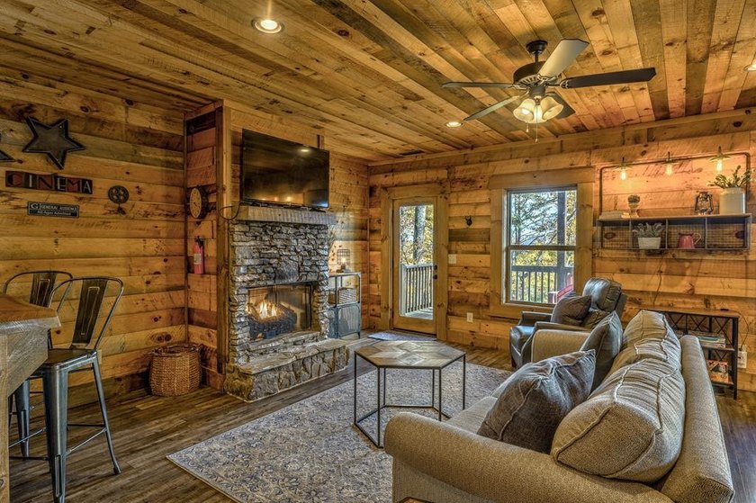 Introducing a remarkable mountain cabin that perfectly captures - photo 32