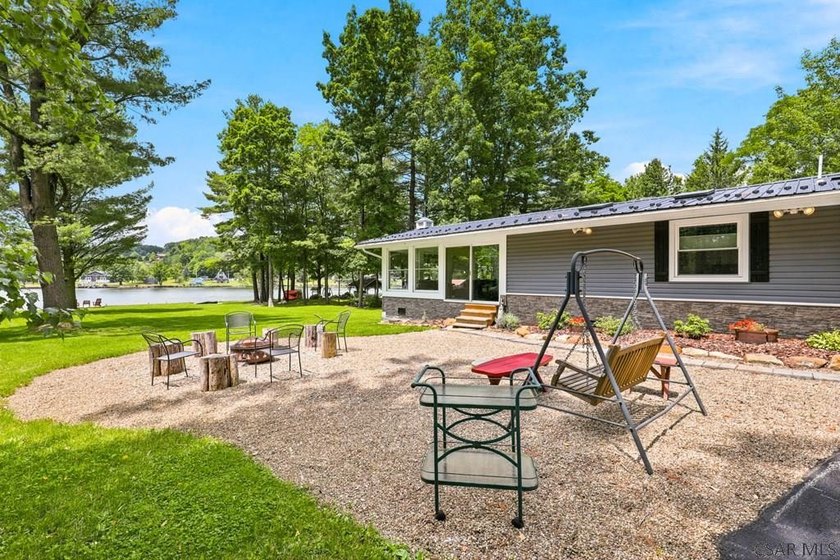 Welcome to your fully renovated Lake Stonycreek retreat! This - photo 10