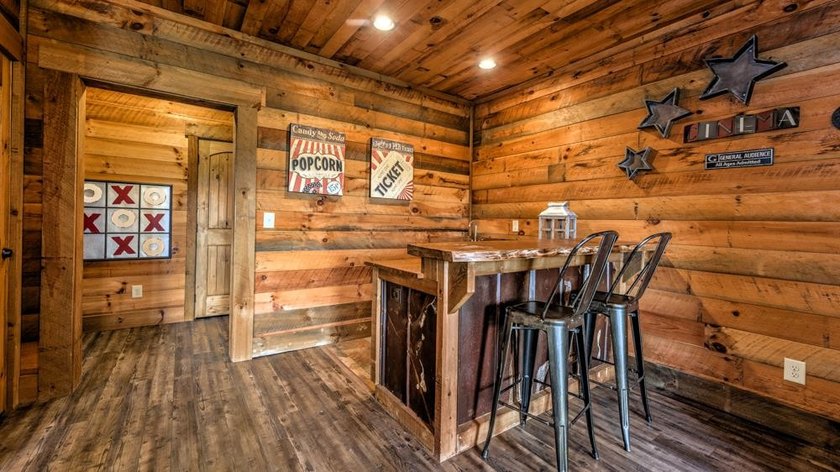 Introducing a remarkable mountain cabin that perfectly captures - photo 41