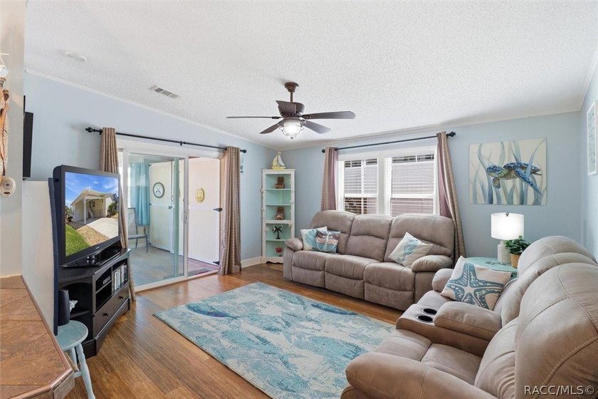 ***HOME DID NOT FLOOD INSIDE*** Seller is offering a $12,000 - photo 17