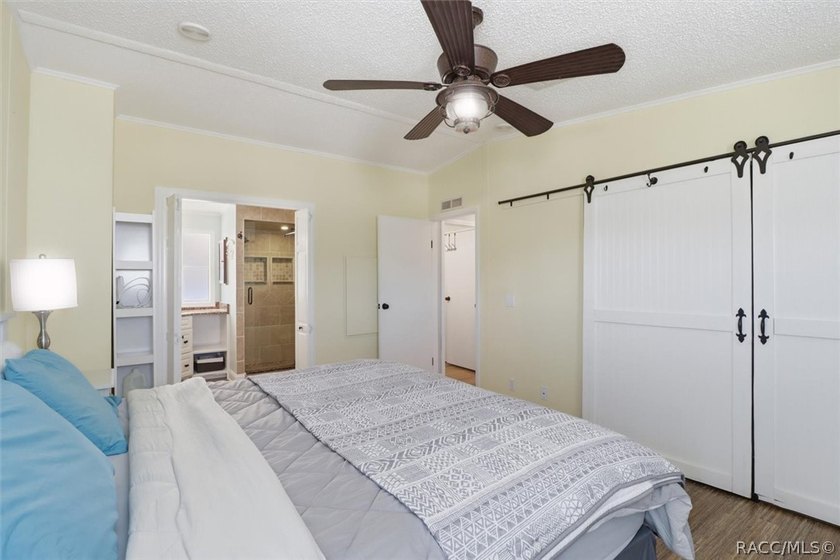 ***HOME DID NOT FLOOD INSIDE*** Seller is offering a $12,000 - photo 27