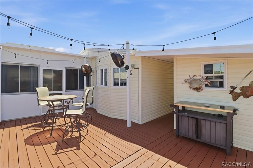 ***HOME DID NOT FLOOD INSIDE*** Seller is offering a $12,000 - photo 32