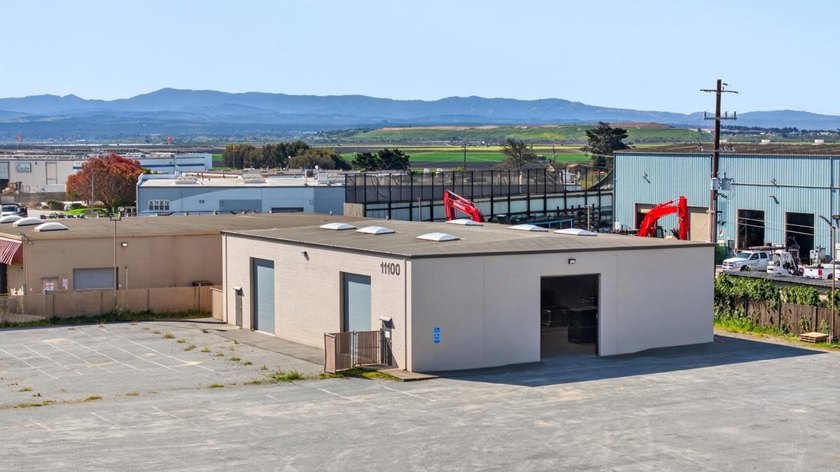 Rare opportunity to acquire two adjacent light industrial - photo 6