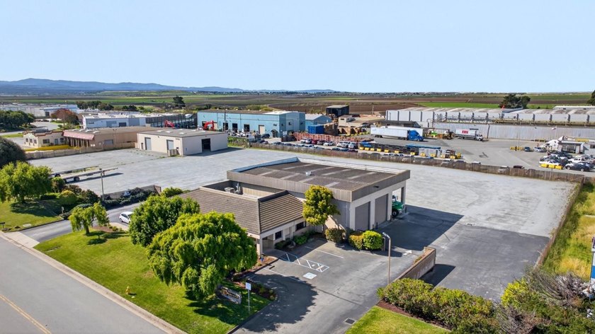 Rare opportunity to acquire two adjacent light industrial - photo 8