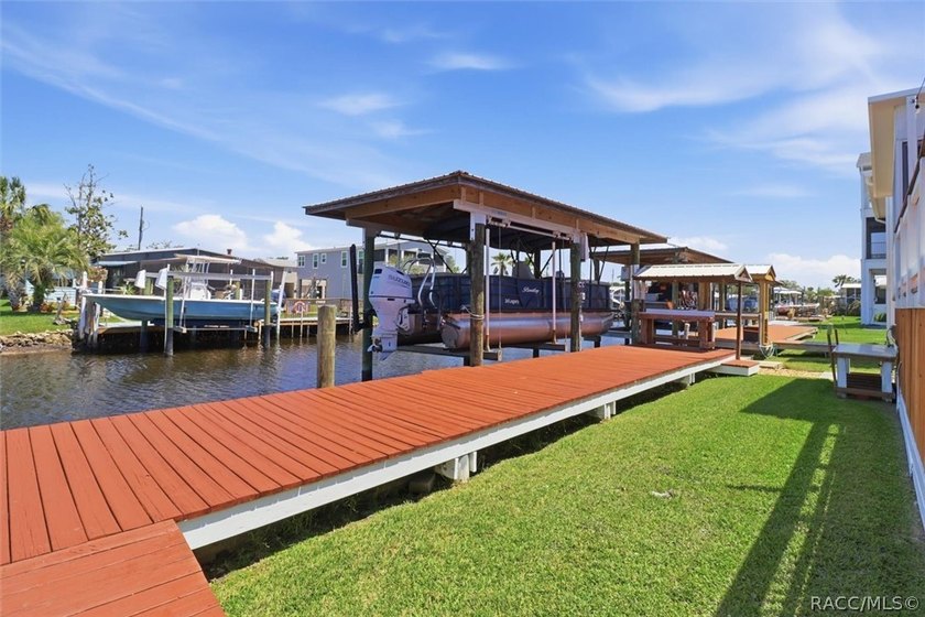 ***HOME DID NOT FLOOD INSIDE*** Seller is offering a $12,000 - photo 38