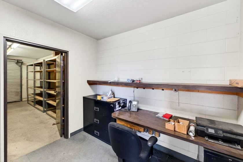 Rare opportunity to acquire two adjacent light industrial - photo 10