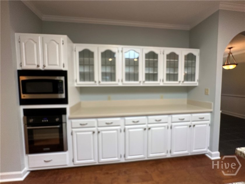 Move in ready 3 bedrrom 2 bath home with partial water view - photo 8