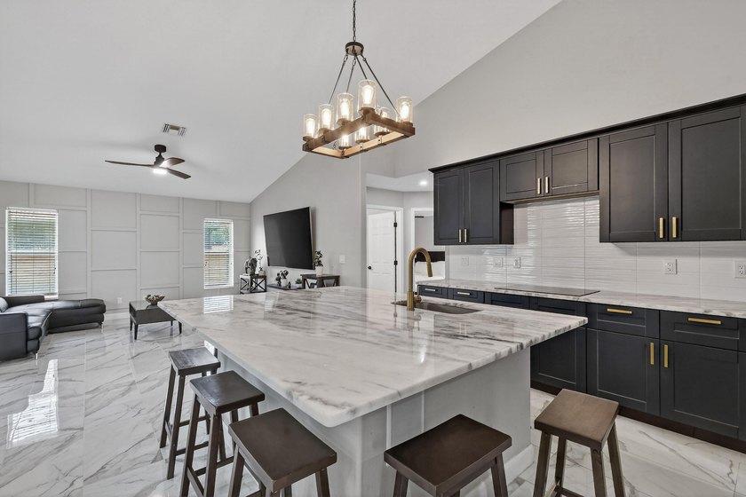 Beautifully updated 3 bed, 2 bath CBS home with a 2 car garage - photo 18