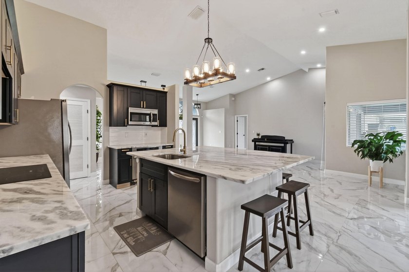 Beautifully updated 3 bed, 2 bath CBS home with a 2 car garage - photo 24
