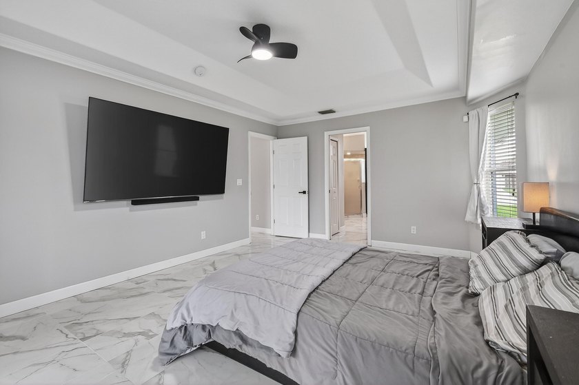 Beautifully updated 3 bed, 2 bath CBS home with a 2 car garage - photo 29