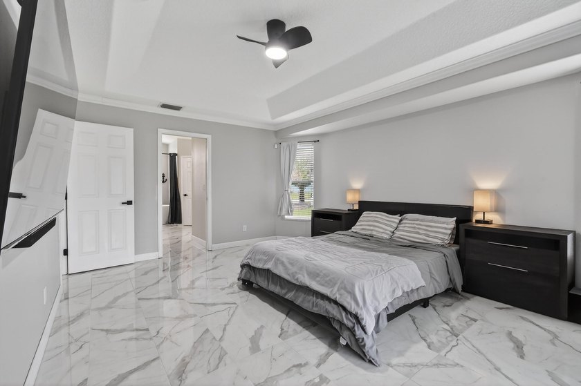 Beautifully updated 3 bed, 2 bath CBS home with a 2 car garage - photo 30