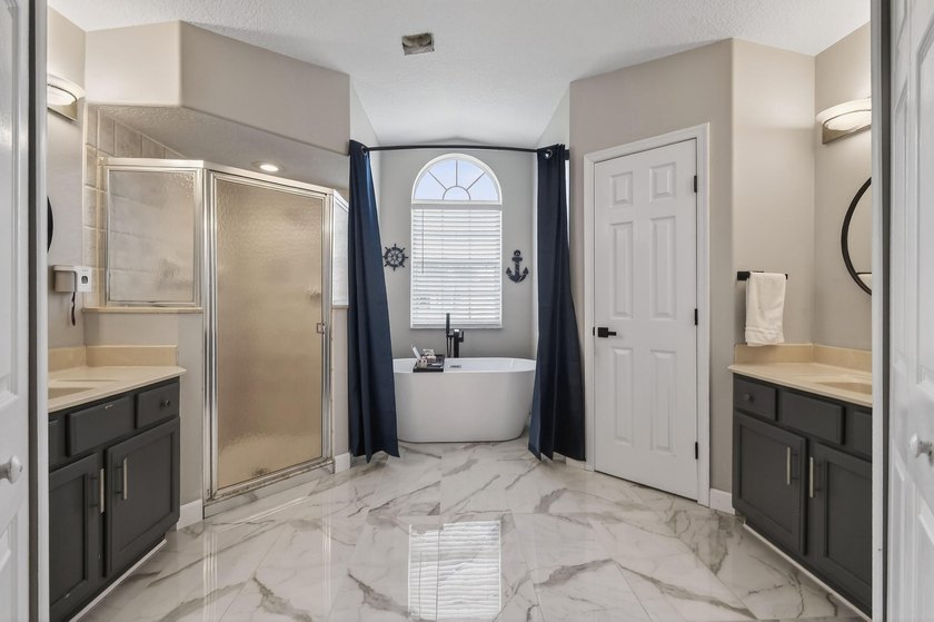 Beautifully updated 3 bed, 2 bath CBS home with a 2 car garage - photo 31