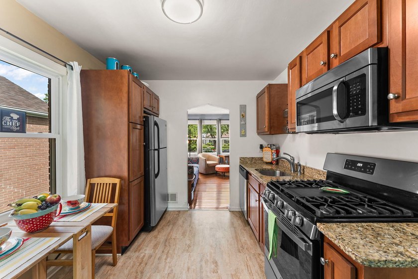 Charming brick ranch in the heart of Hobart! Updated kitchen - photo 9