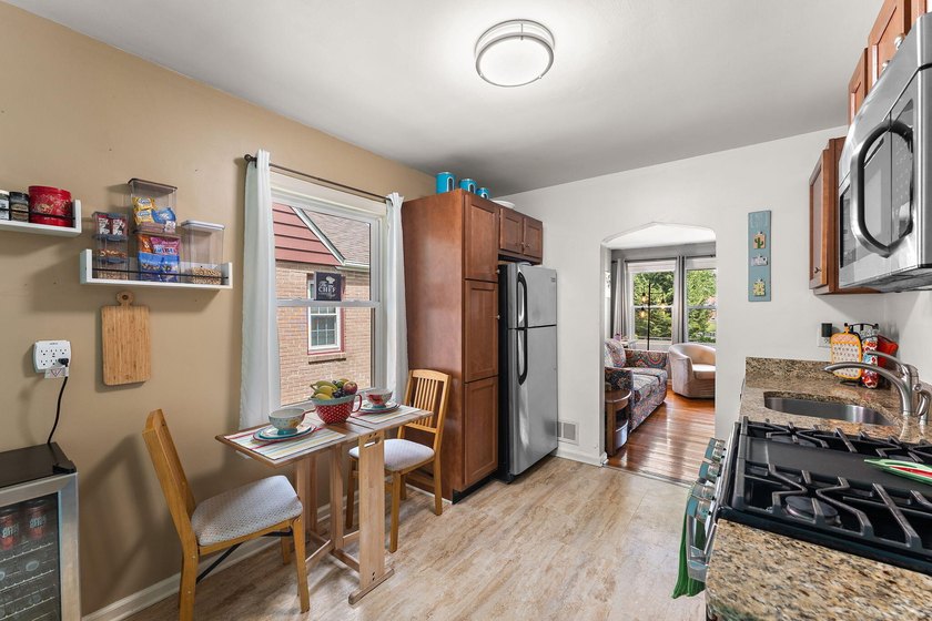 Charming brick ranch in the heart of Hobart! Updated kitchen - photo 10