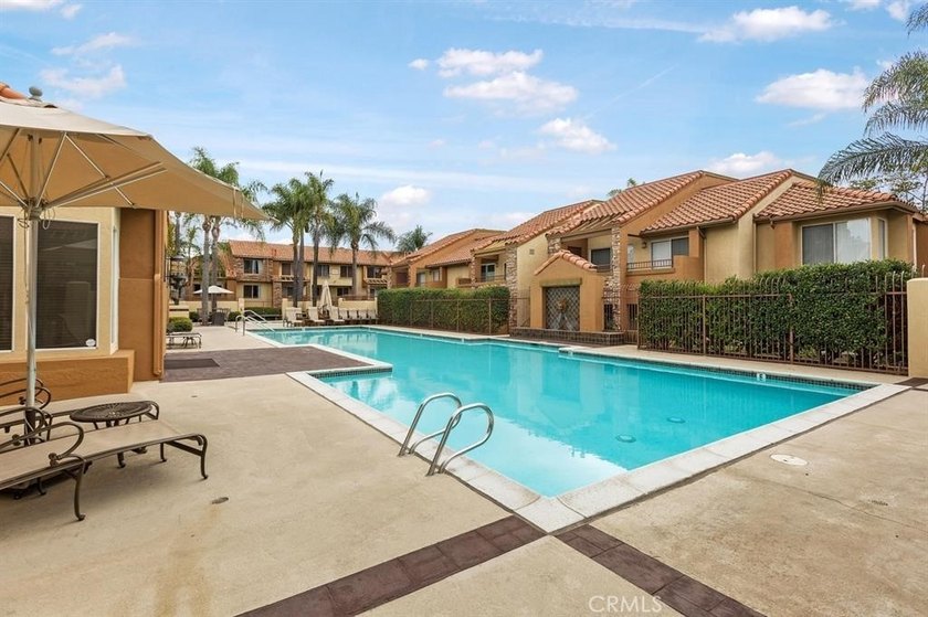 Beautiful Lower Level 1 Bedroom, 1 Full Bathroom Condo, located - photo 16