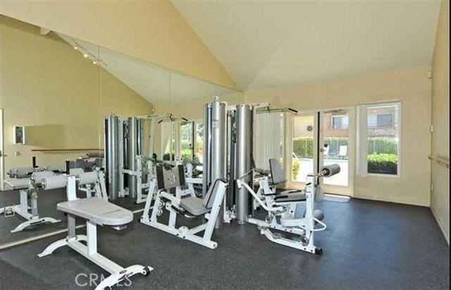 Beautiful Lower Level 1 Bedroom, 1 Full Bathroom Condo, located - photo 17