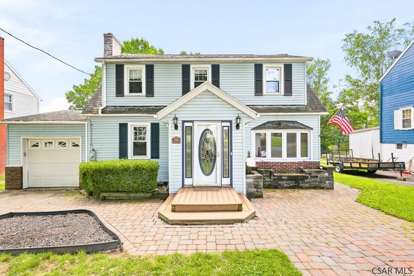 Welcome to 725 Wayne Street, a stunning and meticulously - photo 3